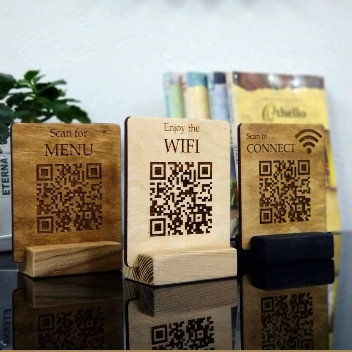 Табличка з QR-кодом на дерев'яній підставці ACRY А6 105х150 мм Фанера