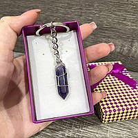 Натуральный камень Аметист кулон в форме кристалла-шестигранника в проволочной оплетке на брелке в коробочке