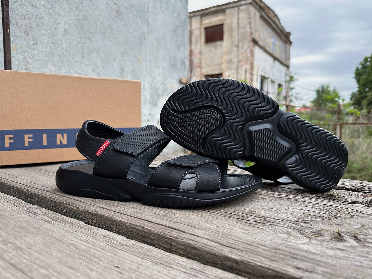Чоловічі шкіряні сандалії босоніжки Affinity 4202-11 на липучці чорні