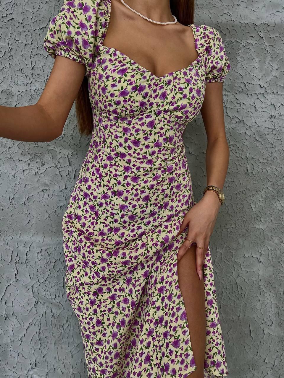 Базове квіткове плаття міді з короткими рукавами та розрізом на спідниці (р. S-L) 77035308, фото 1