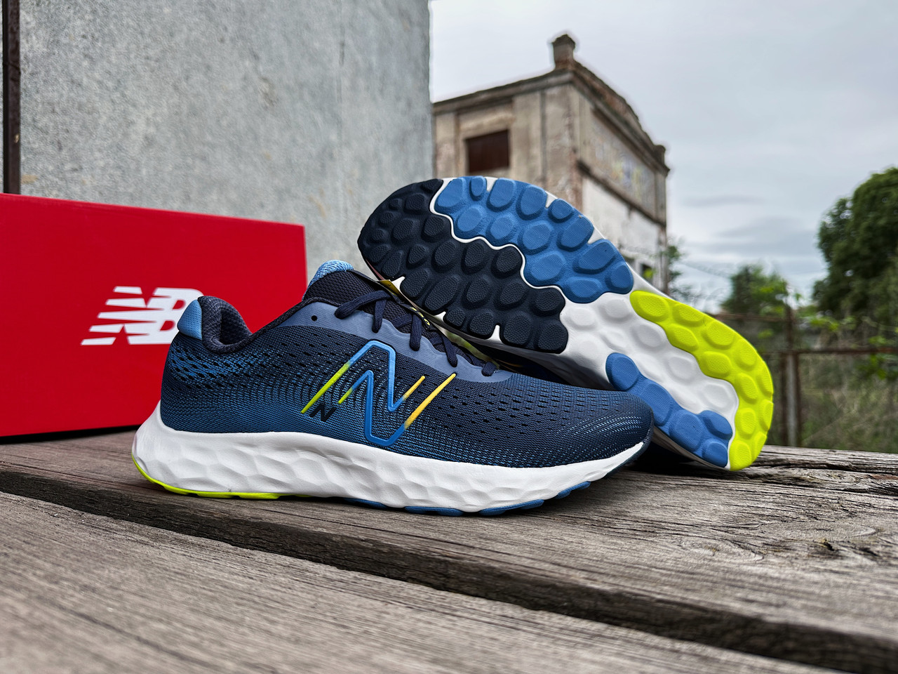 Чоловічі кросівки New Balance 520 v8 M520CN8 синій Оригінал