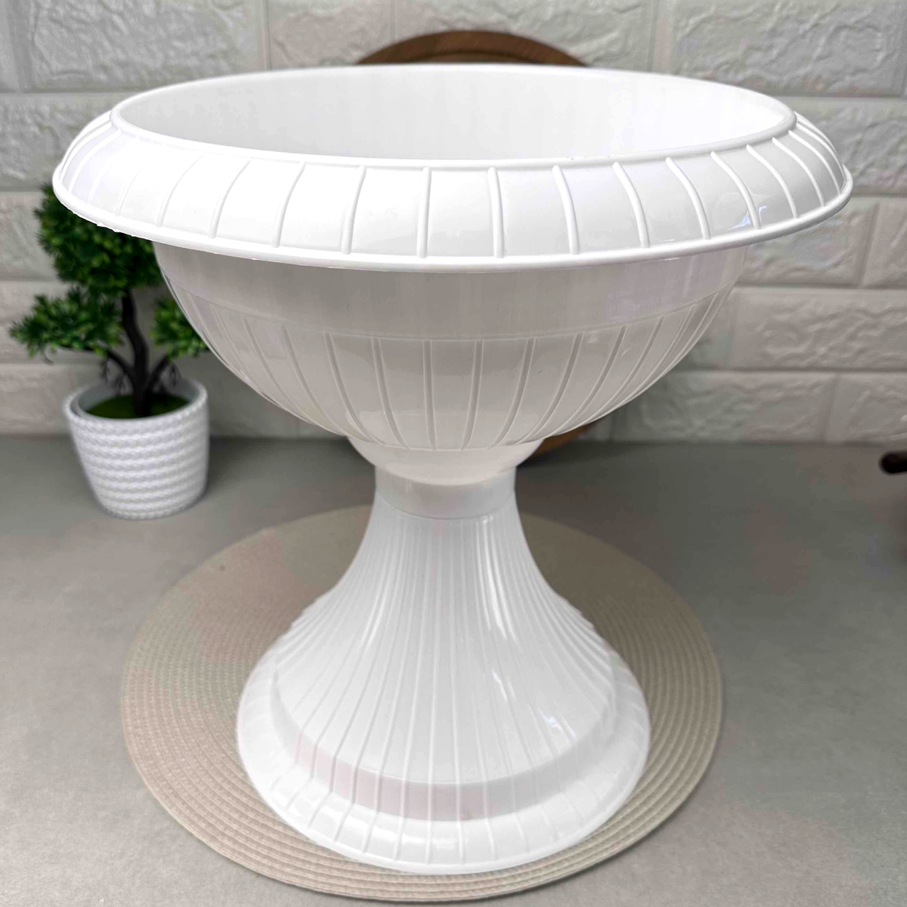 Білий підлоговий вазон на ніжці 5.8 л Маямі