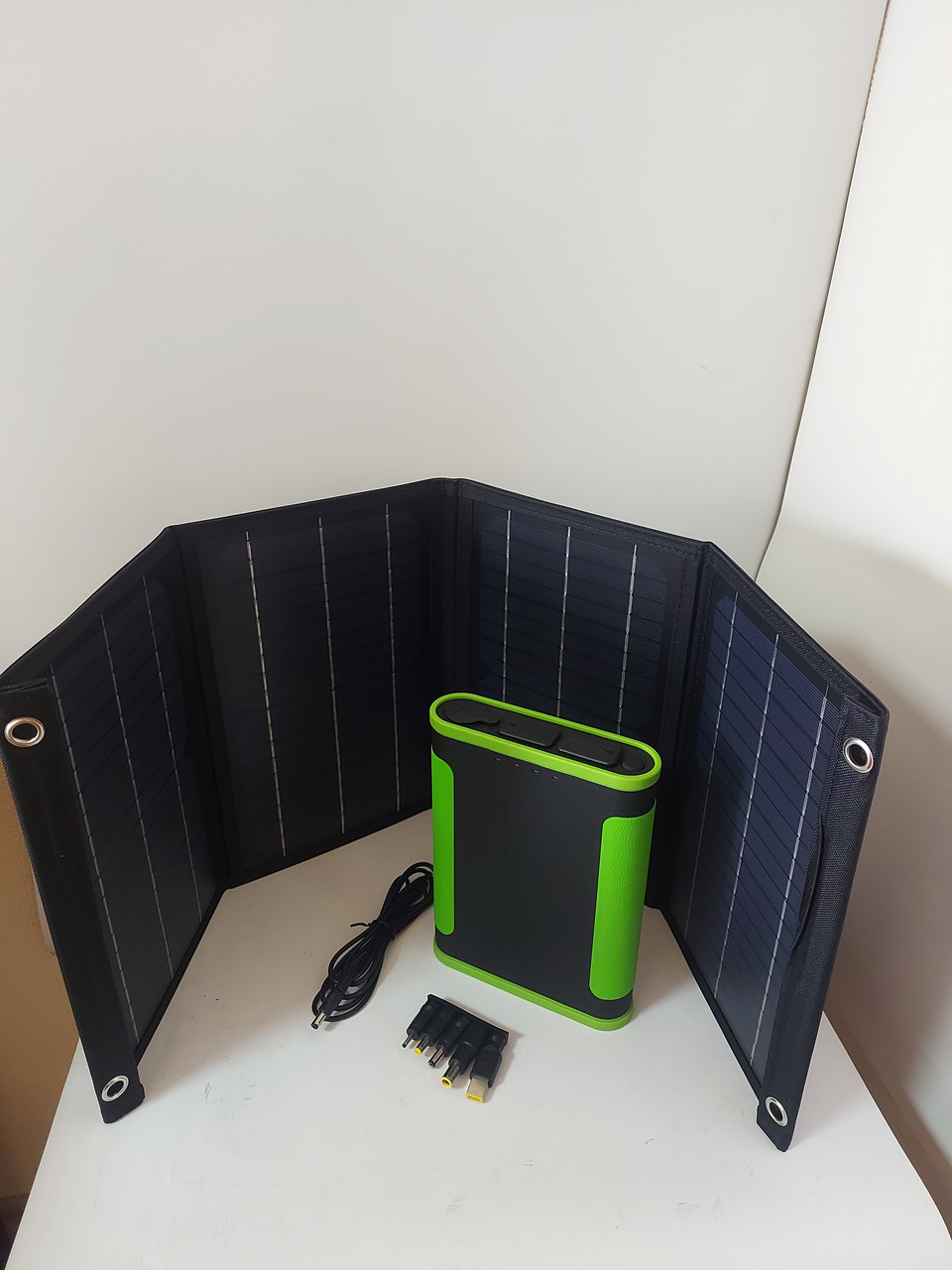 Потужний повербанк із сонячною панеллю 48000mah + solar panel 32W. Сонячний повербанк