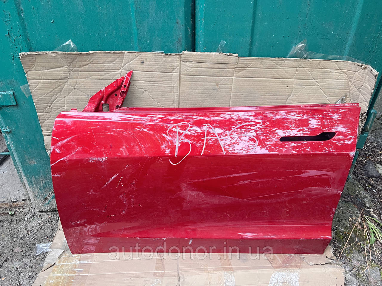 Двері передні ліві Tesla Model 3 (16-) 1081421-E0-C