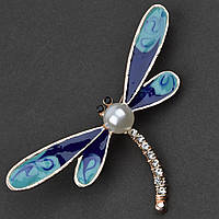 Брошка металева на золотистій основі бабка зі стразами та перлиною покрита емаллю розмір 40х60 мм