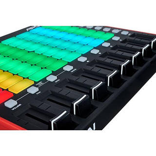 【サンプラー】Akai APC Mini MK2 MIDIコントローラー 20230606200519-920x920.webp