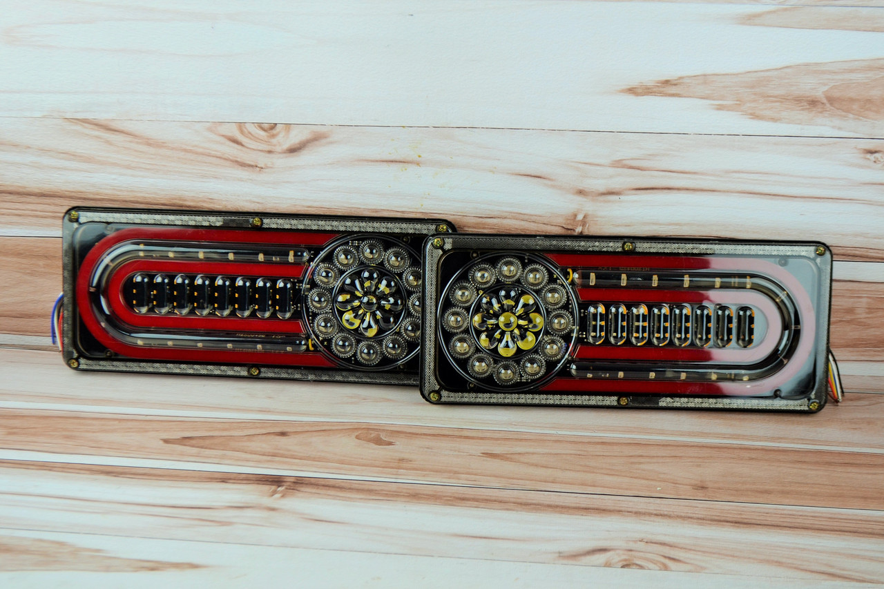 Ліхтар LED задній 12-24v до Автомобільної техніки, вантажівок, 33х13 см (Біжний поворотник) Ferrari, фото 1