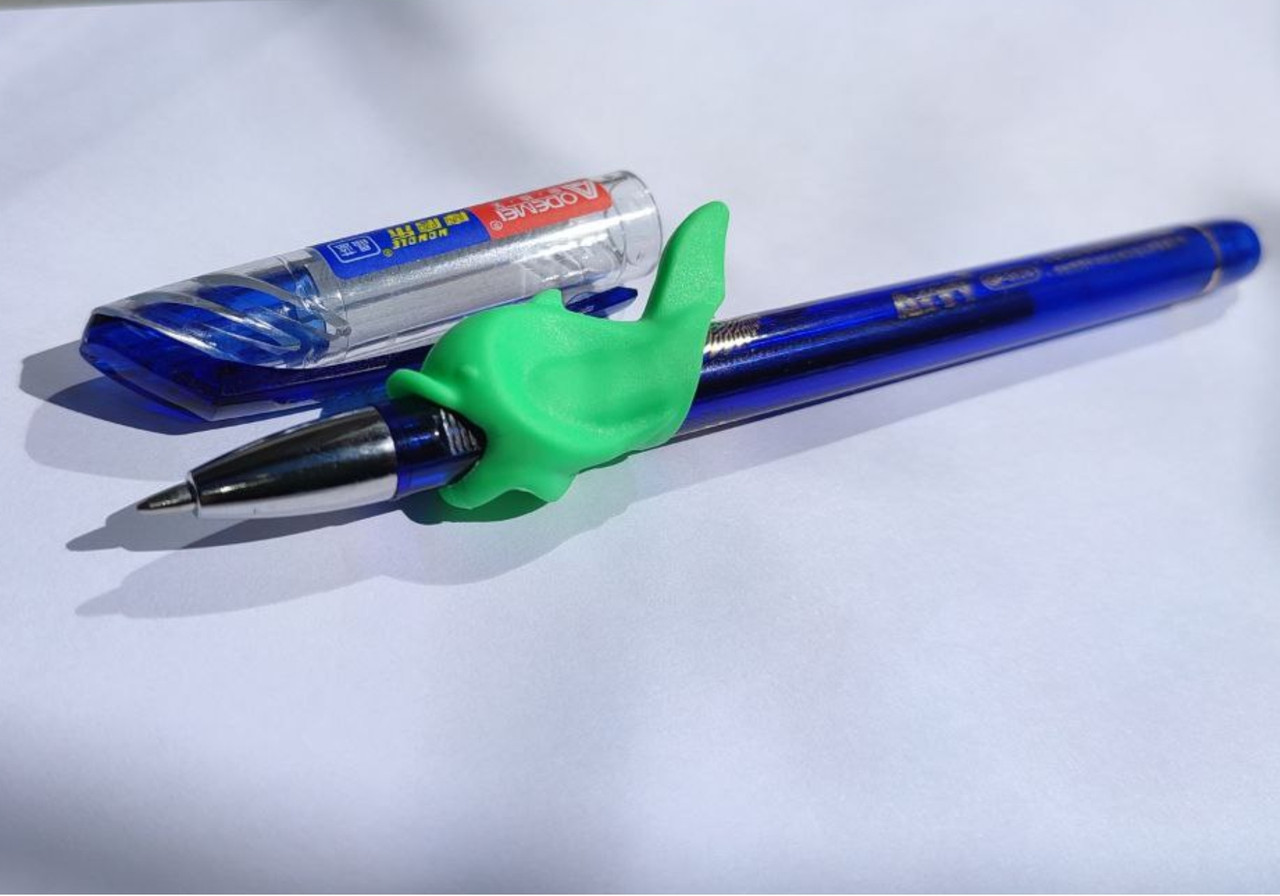 Держатель силиконовый для ручки, тренажер для правильного письма дельфин - фото 1 - id-p107673701