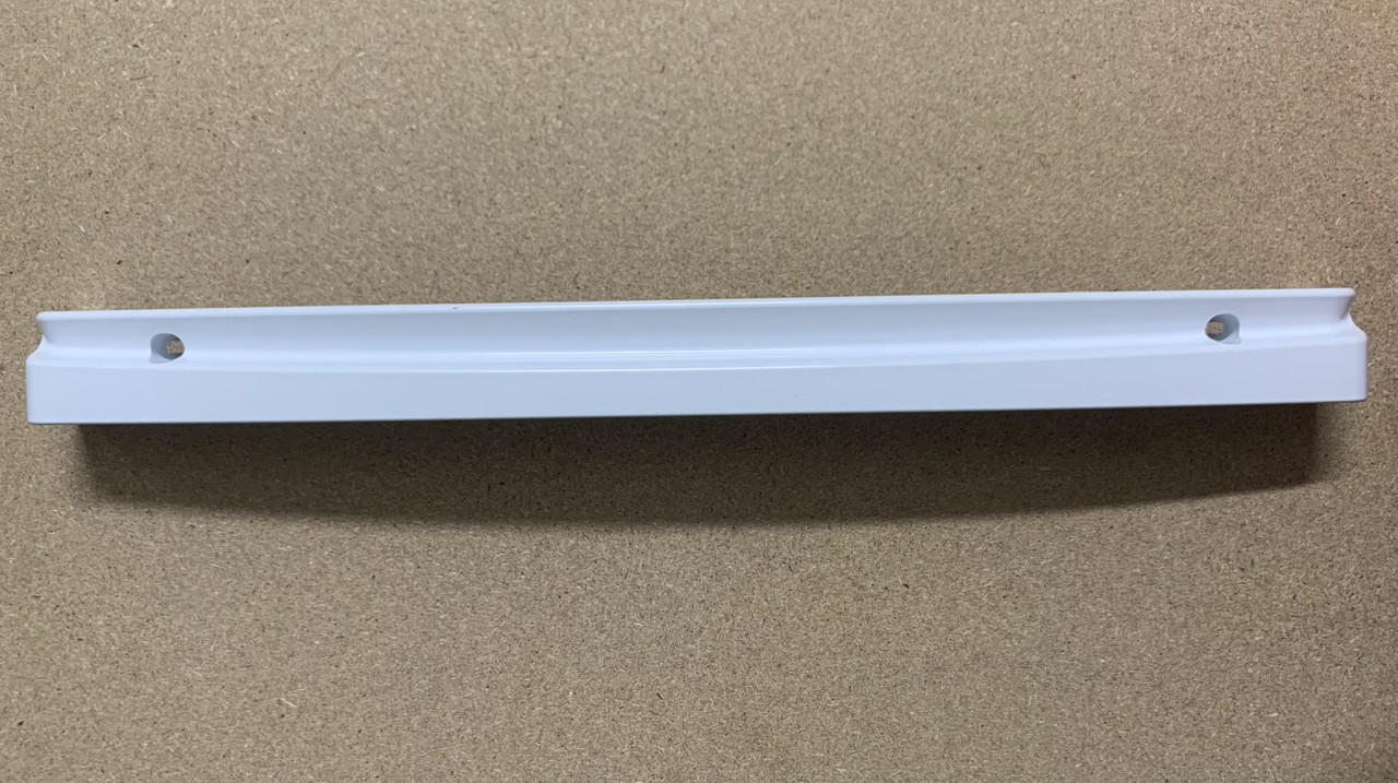 Поріг (щиток декоративний) холодильника Атлант 331600103900