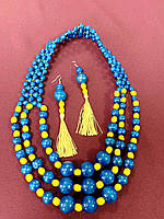 Красиве жіноче дерев'яне намисто