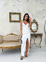 Коктейльное приталенное белое платье длинное атласное с разрезом