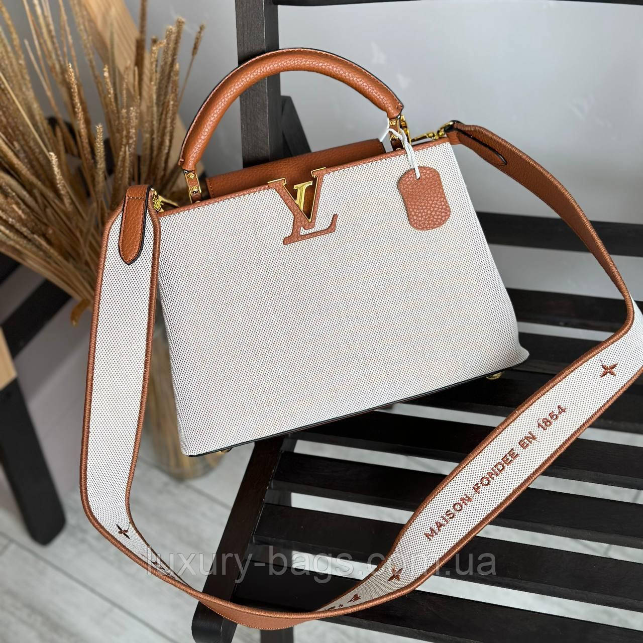 Новинка! Жіноча сумка Louis Vuitton Capucines