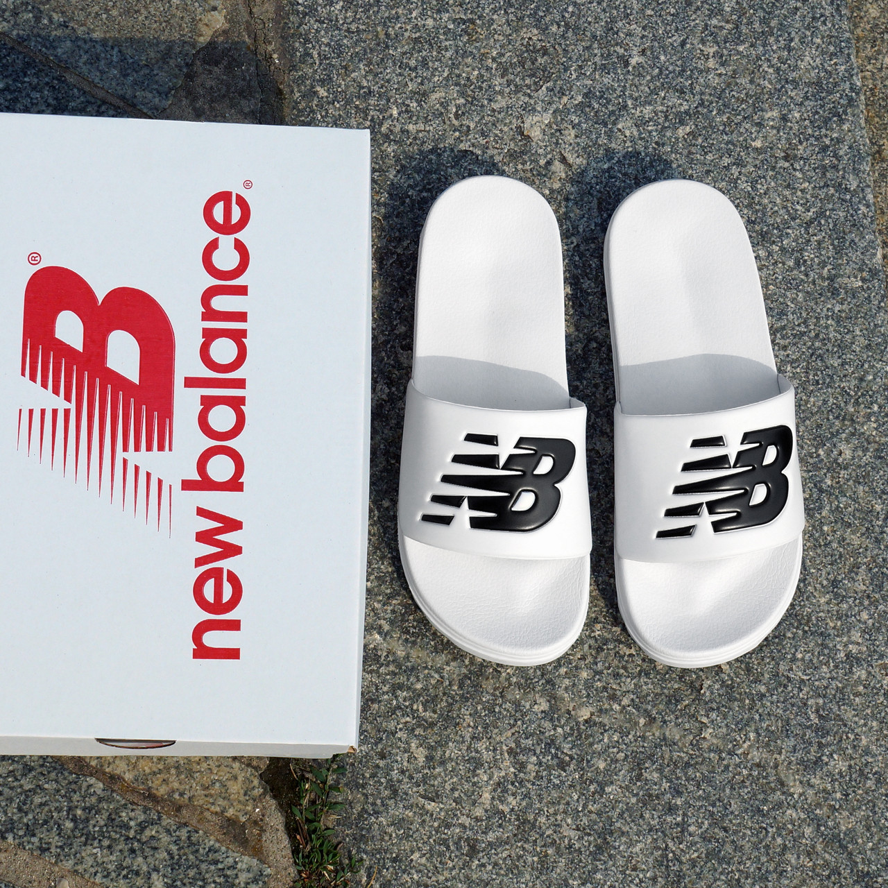 Білі New Balance сланці капці шльопанці (маломірят)