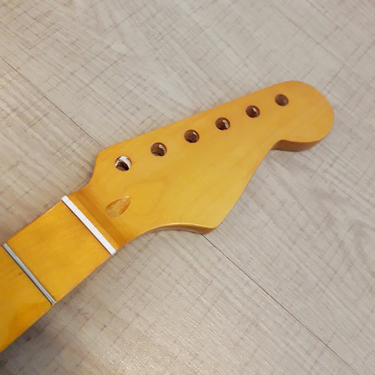 Гриф клен лак для електрогітари Stratocaster ST уцінка, фото 1