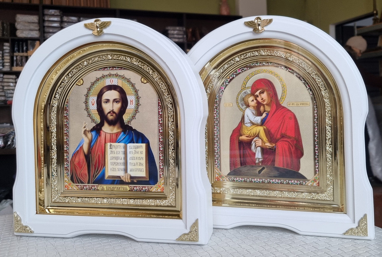 Ікона Спаситель та Пресвята Богородиця Почаївська у білому кіоті: загальні характеристики