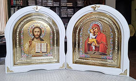 Вінчальні ікони Спаситель,П.Б Почаївська в білому дерев'яному арочному кіоті під склом, кіот 28*25,сюжет 15×18