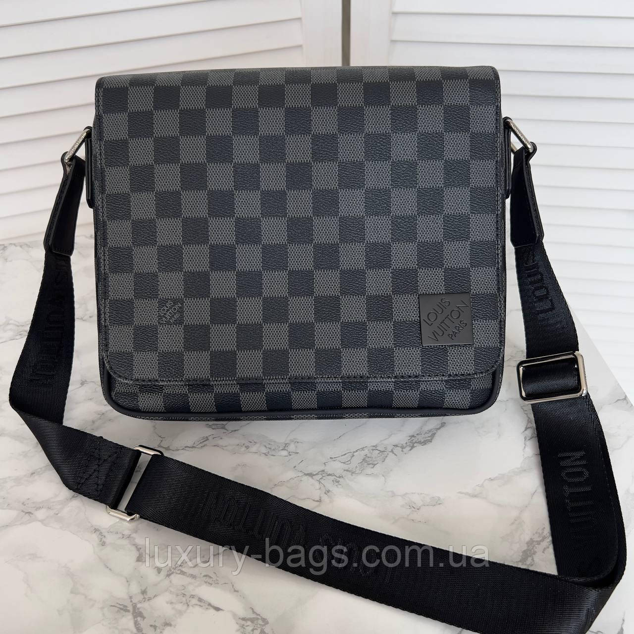 Легендарна сумка месенджер Louis Vuitton District, фото 1