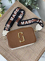Сумка через плече каркасна широкий текстильний ремінь логотип бренда комбінована коричнева