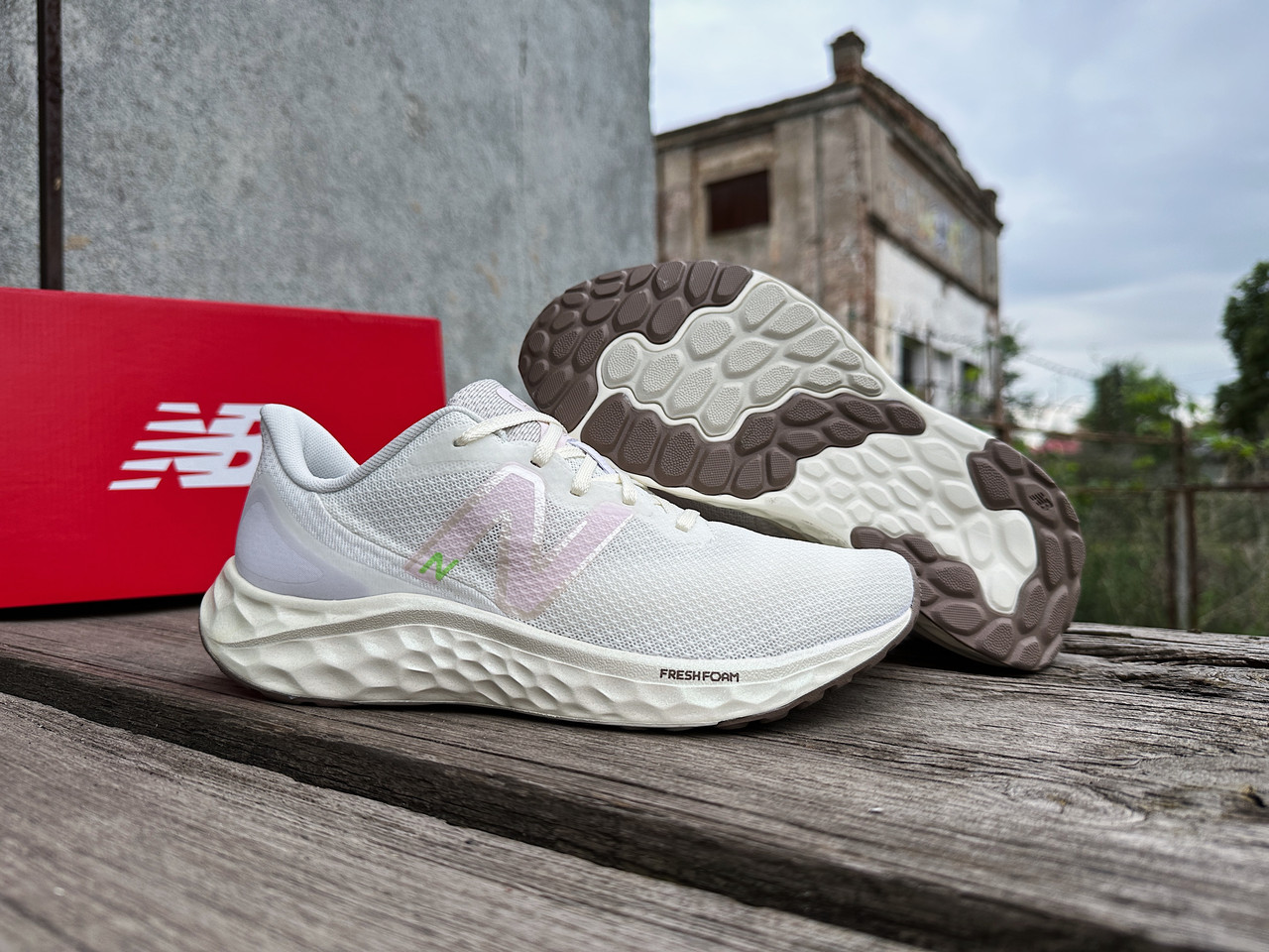 Жіночі кросівки New Balance Arishi v4 WARISMS4 білий Оригінал