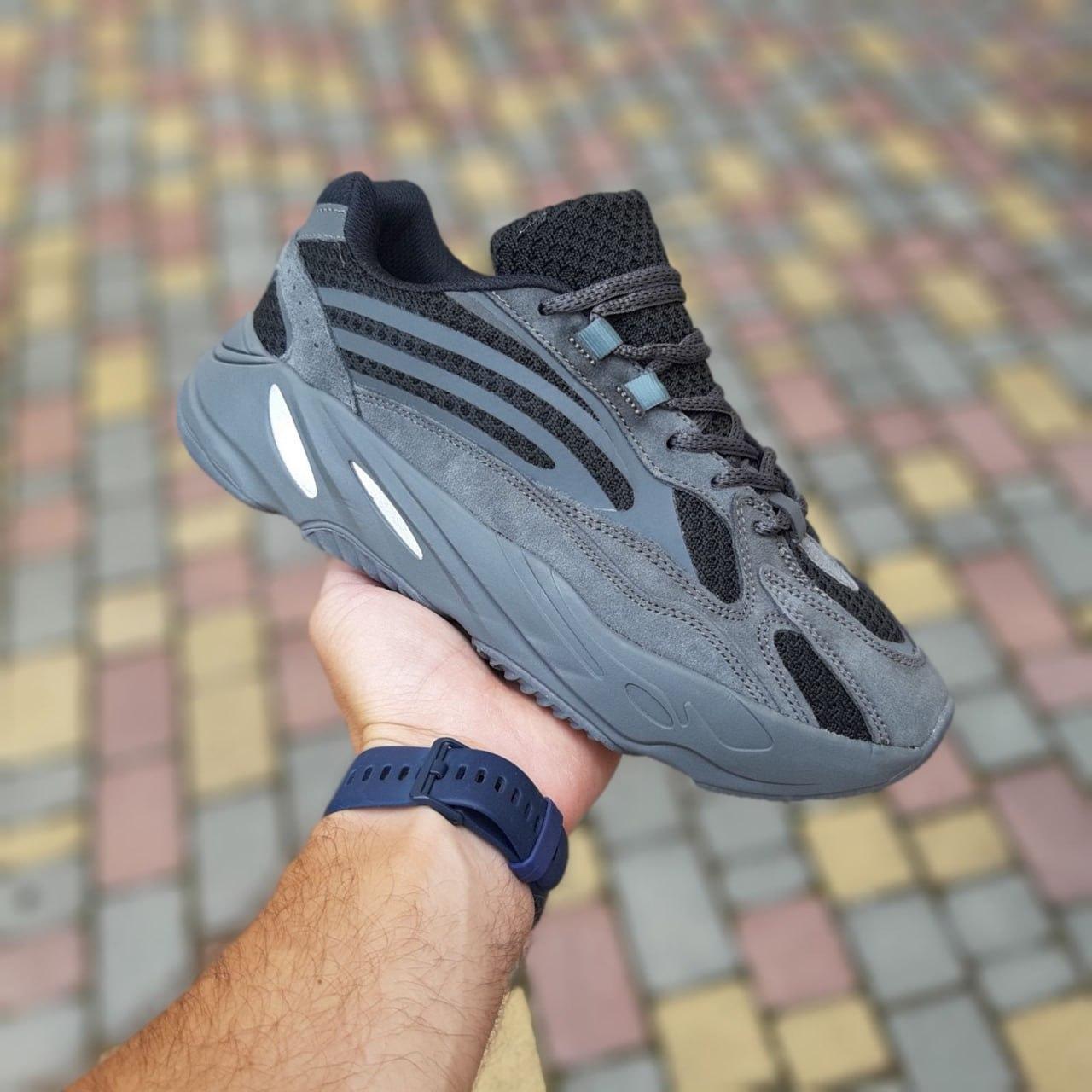 Кросівки чоловічі Adidas Yeezy boost 700 Dark Grey v2 сірі адідас ізи буст весна літо