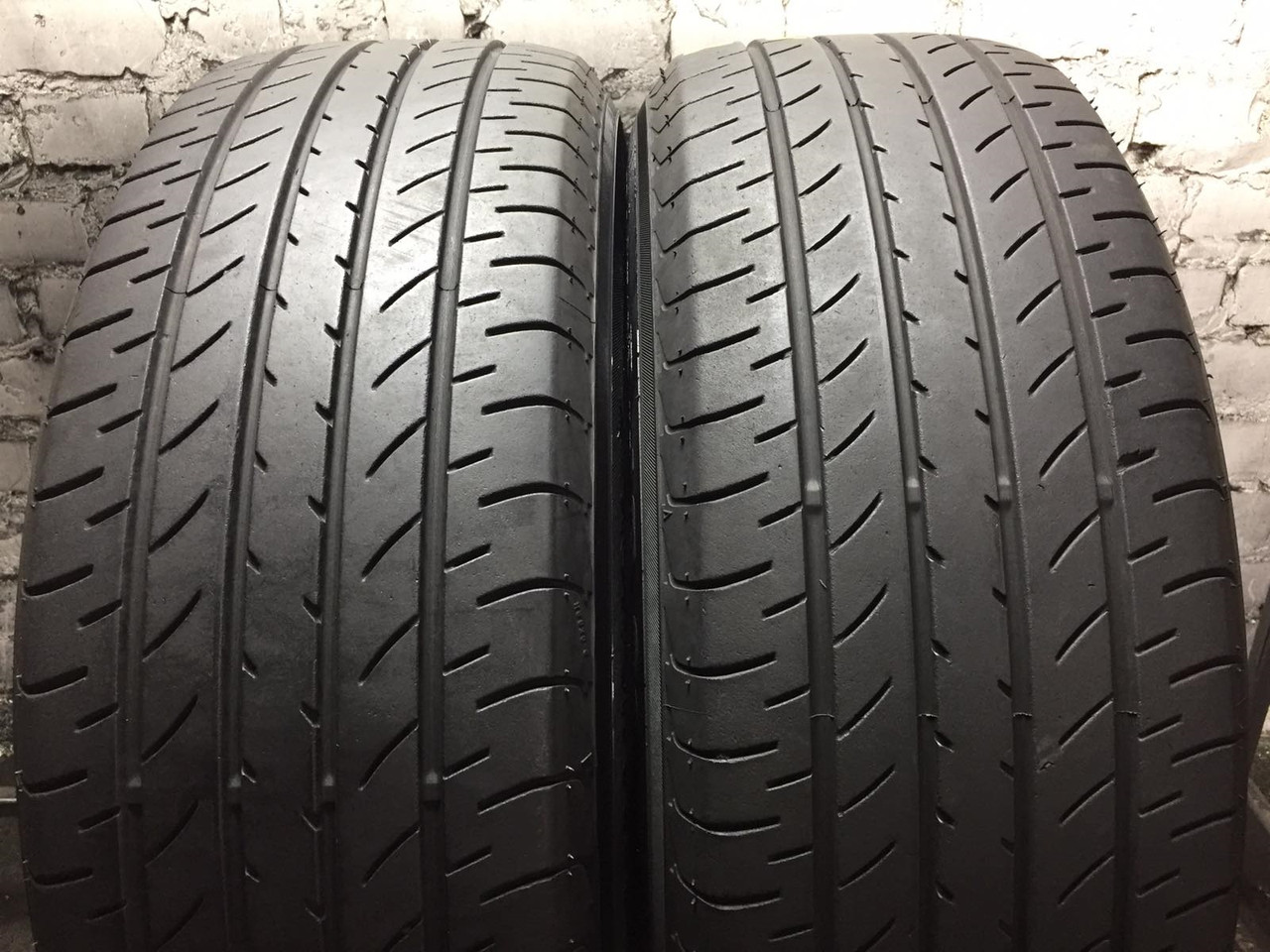 Літні шини 225/60 R18 Yokohama BluEarth E51