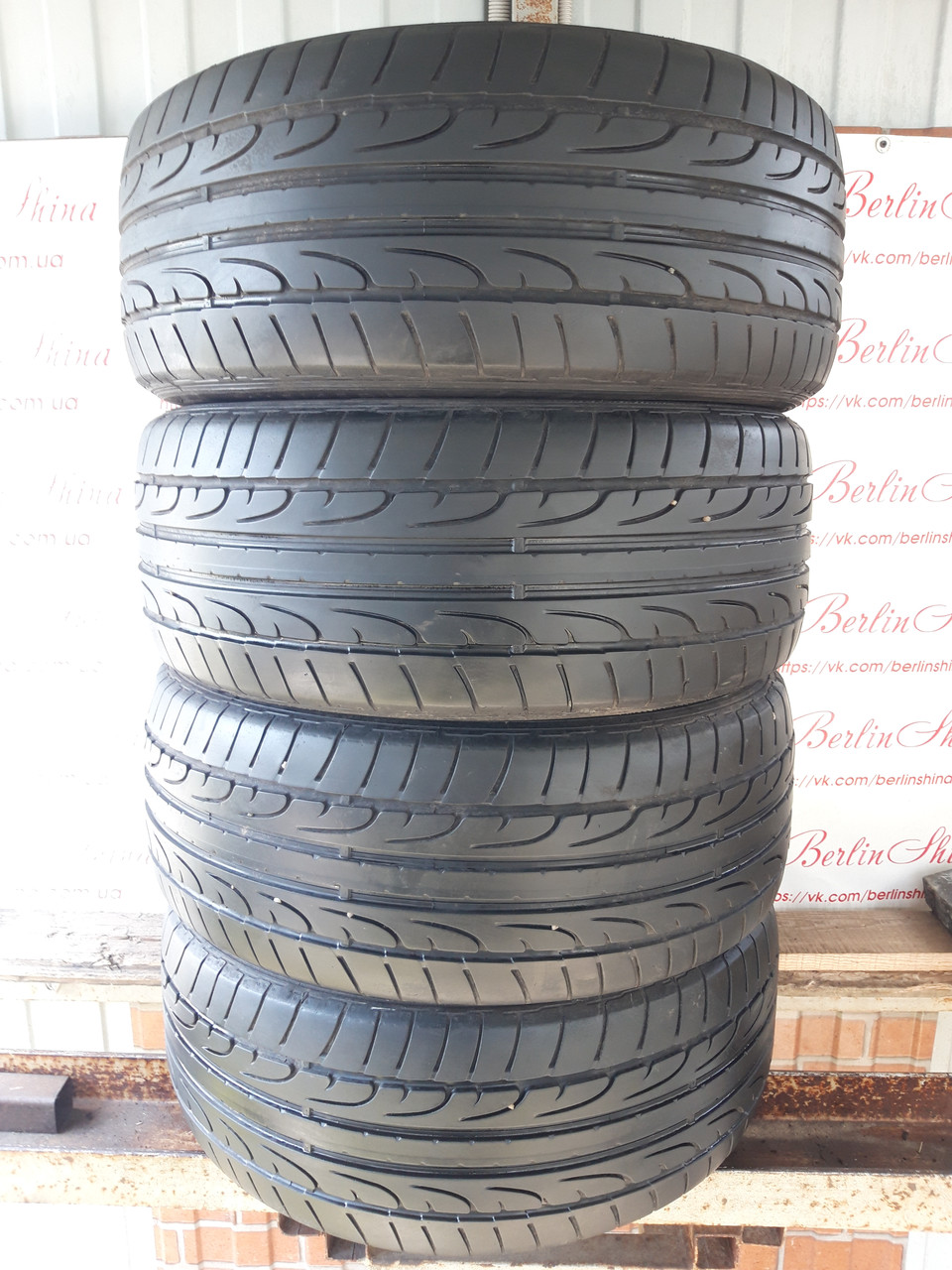 Комплект  літніх шин 215/45/16 Dunlop Sport Maxx,з Германії без пробігу по Україні