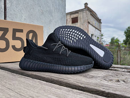 Чоловічі літні кросівки Adidas Yeezy Boost 350 Black чорний, фото 1