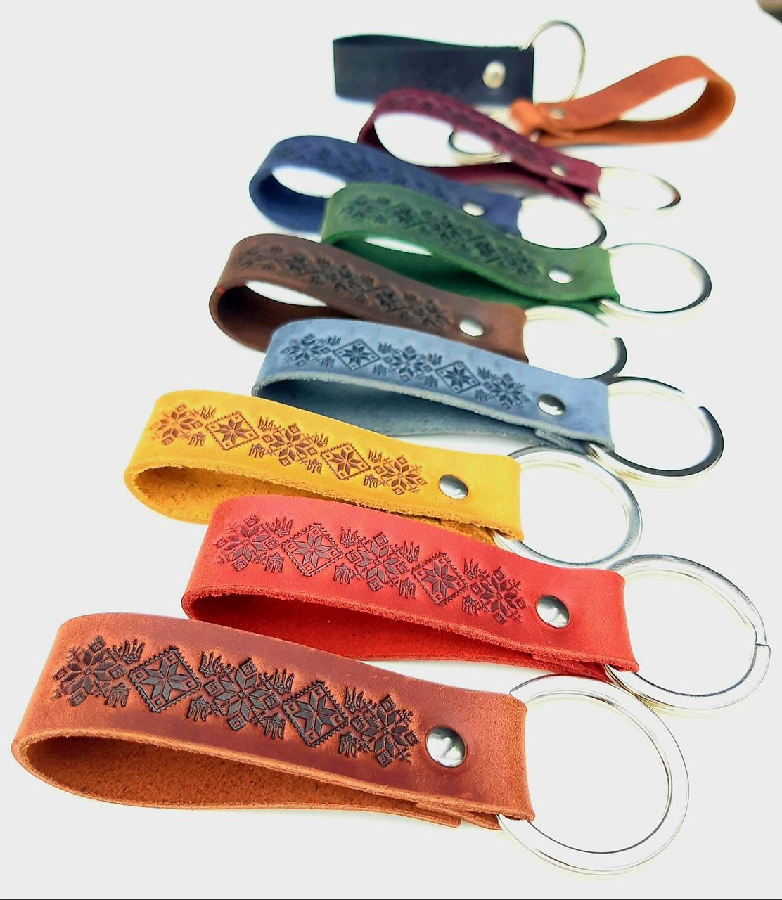 Сувенірні шкіряні брелки на ключі з Гербом України