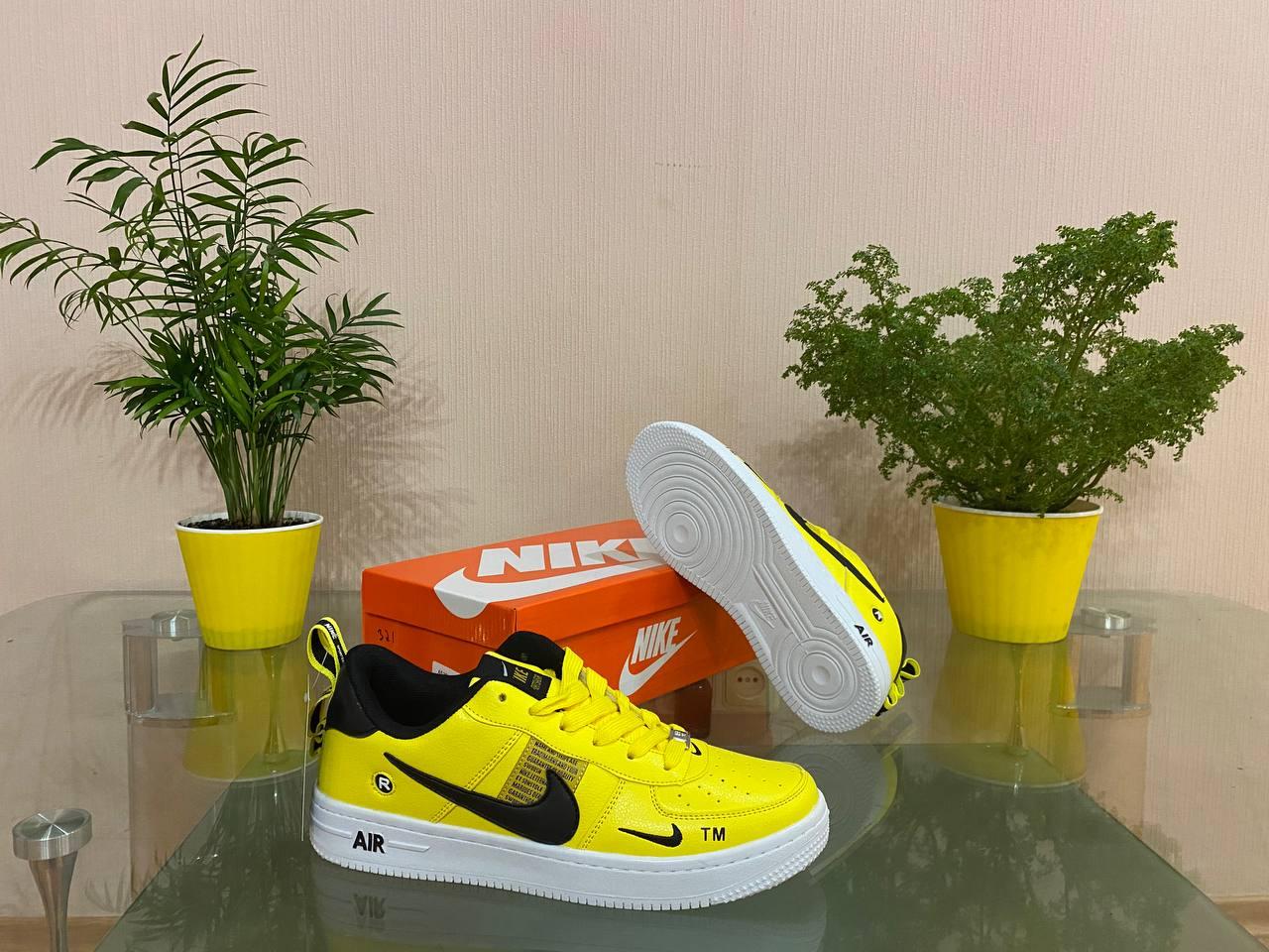 Air force 1 hotsell low utility yellow