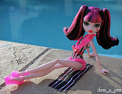 Лялька Монстер Хай Дракулаура серія Пляжна Monster High Swim Draculaura