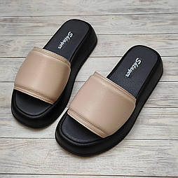 Жіночі шкіряні сабо із широким верхом на плоскій підошві