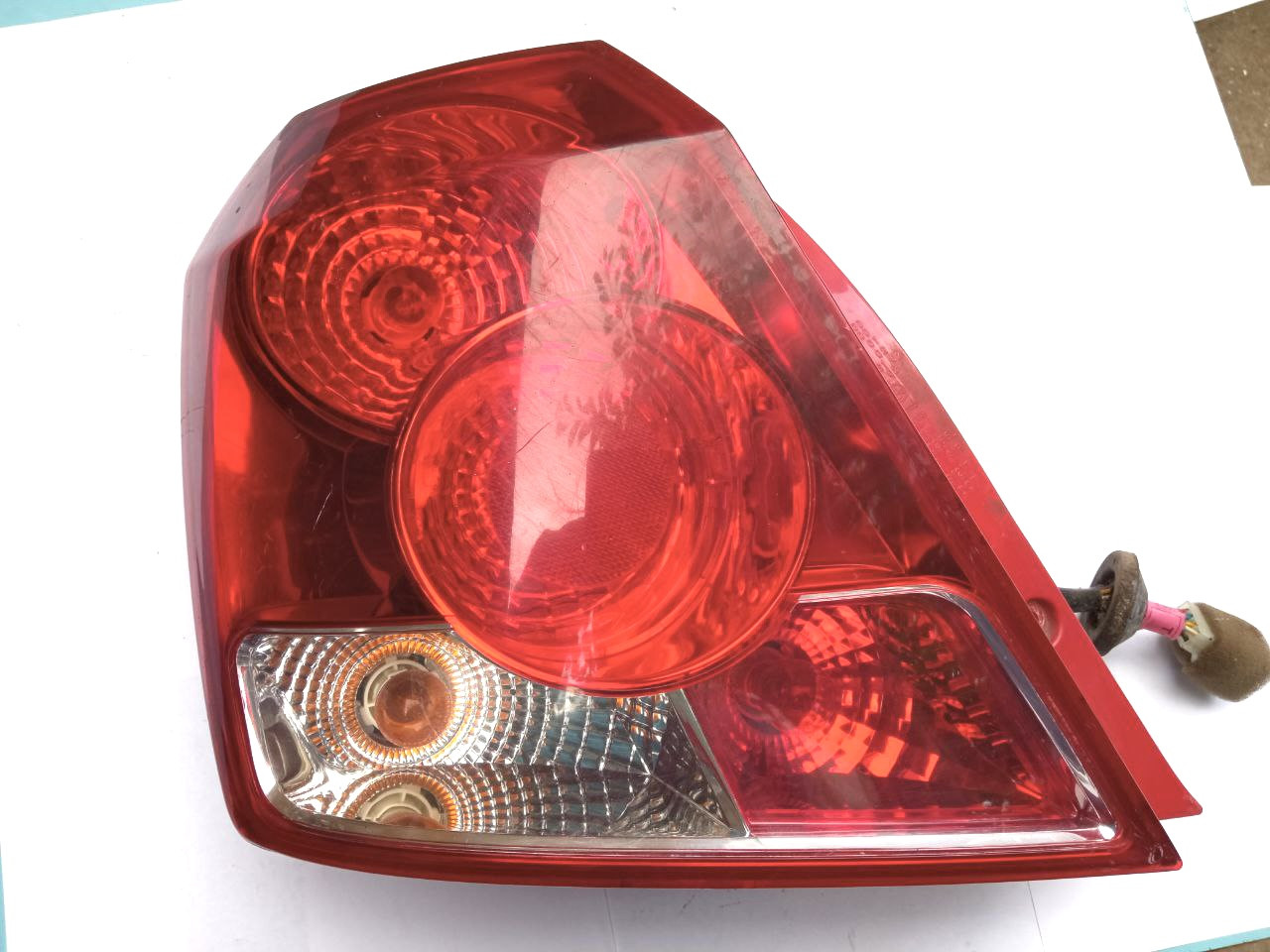 Задній ліхтар E13 8408 DHI 30-0266L sae air (2)s (2) t02 dot