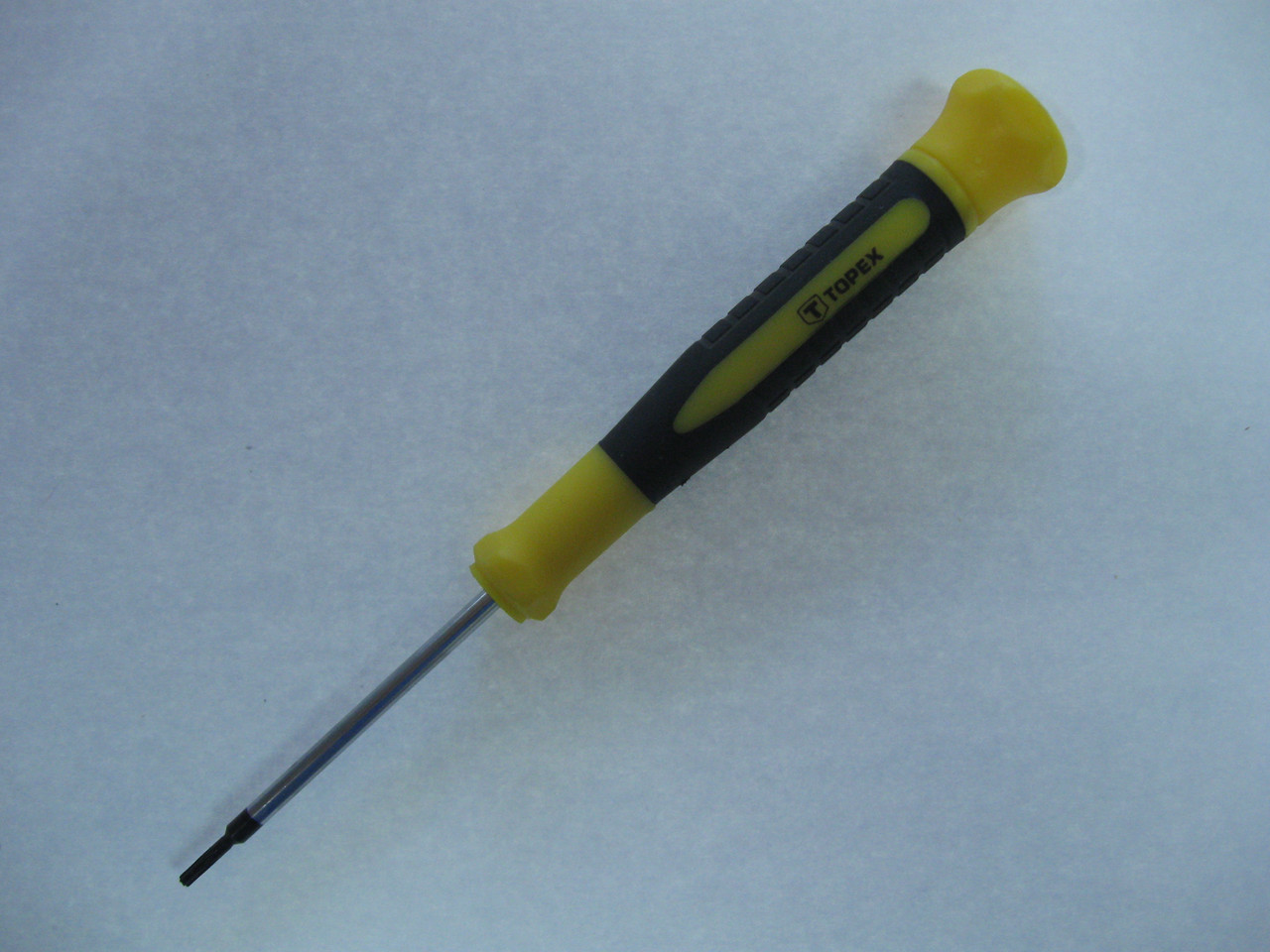 Отвертка прецизионная Topex, CrV, магнитная,T6 x 50 мм, цена 70.90 грн ...
