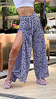 Бузкова літня спідниця-брюки зі штапелю з геометричним принтом