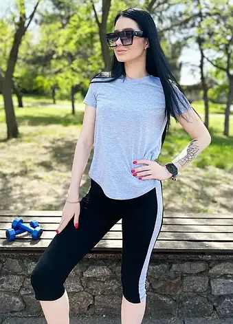 Жіночий костюм бриджі та футболка для занять спортом батал "Dion" сірий, фото 1