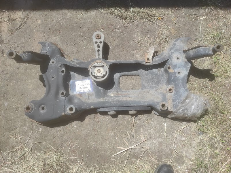 No37 Б/у Балка передньої підвіски (підрамник) 1K0199315A для Volkswagen Caddy Skoda Superb Octavia A5 2004-2013