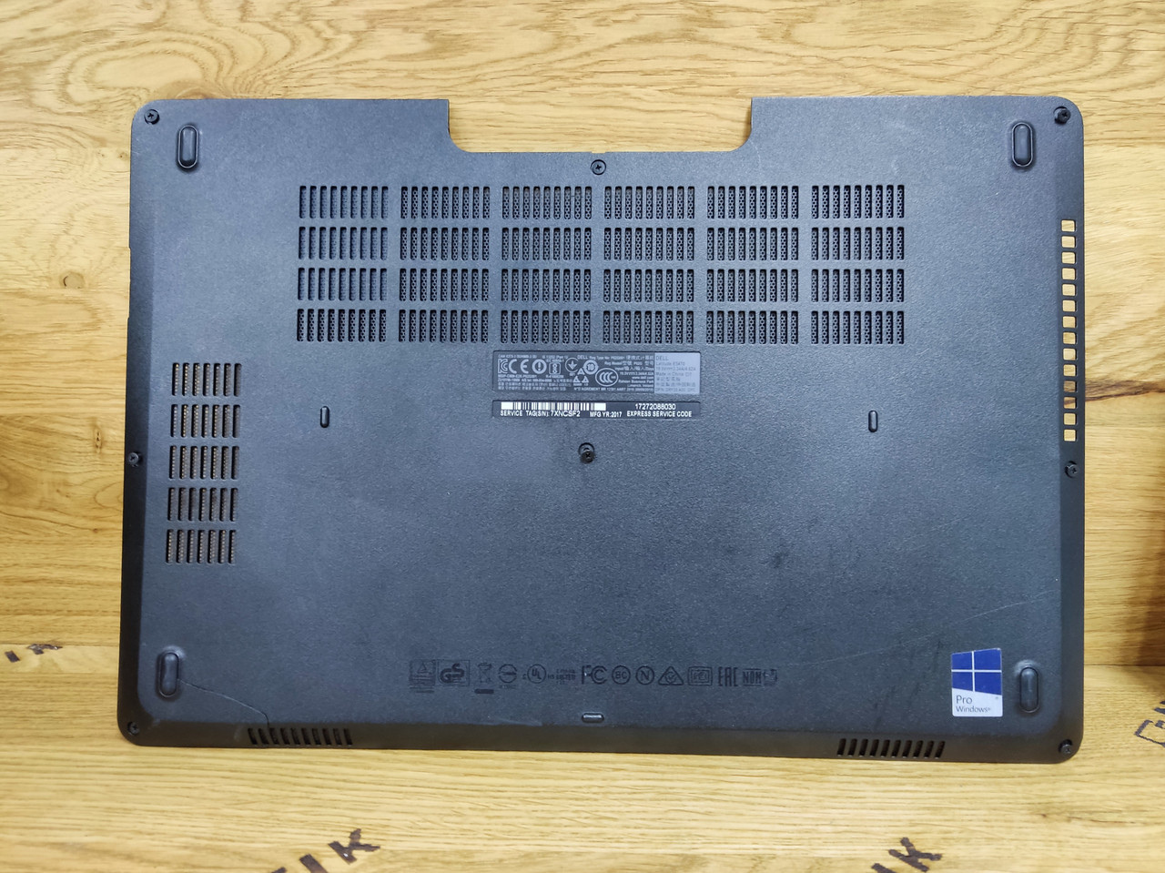 Нижня частина корпусу ноутбука Dell Latitude E5470 (AP1FD000405, 09F6T6) Вживана