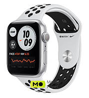 Apple Watch Nike SE 40mm Silver Aluminium Case with Pure Platinum Black Nike Sport Band (MYYD2)