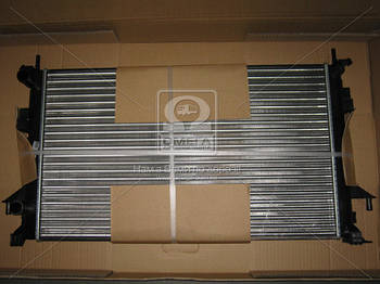 Радіатор охолодження RENAULT LAGUNA II (01-) (вир-во Nissens) 63813 UA53