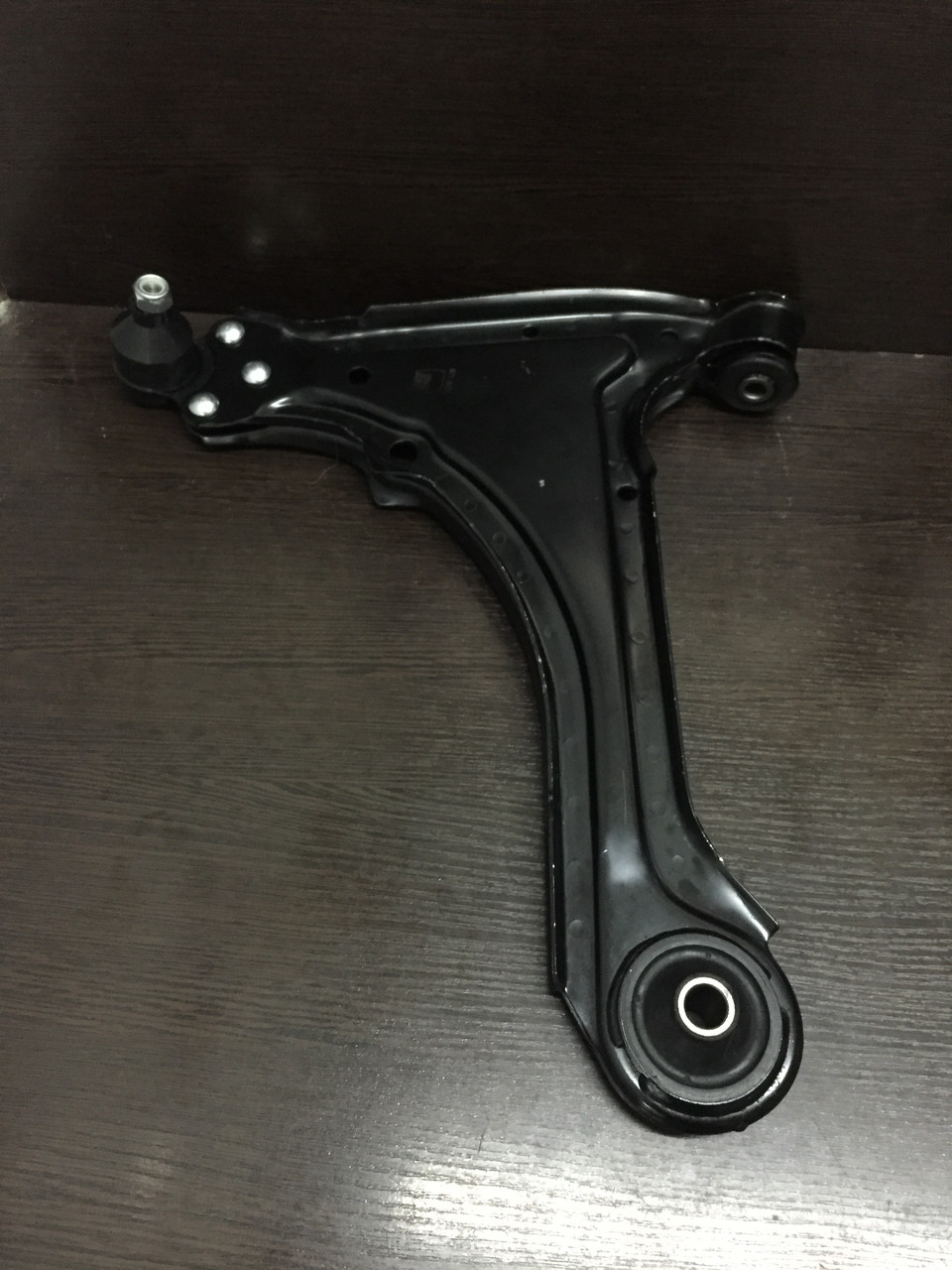 Важіль передньої підвіски лівий REINHOCH RH04-5005 OPEL ASTRA F, VECTRA A 88->.