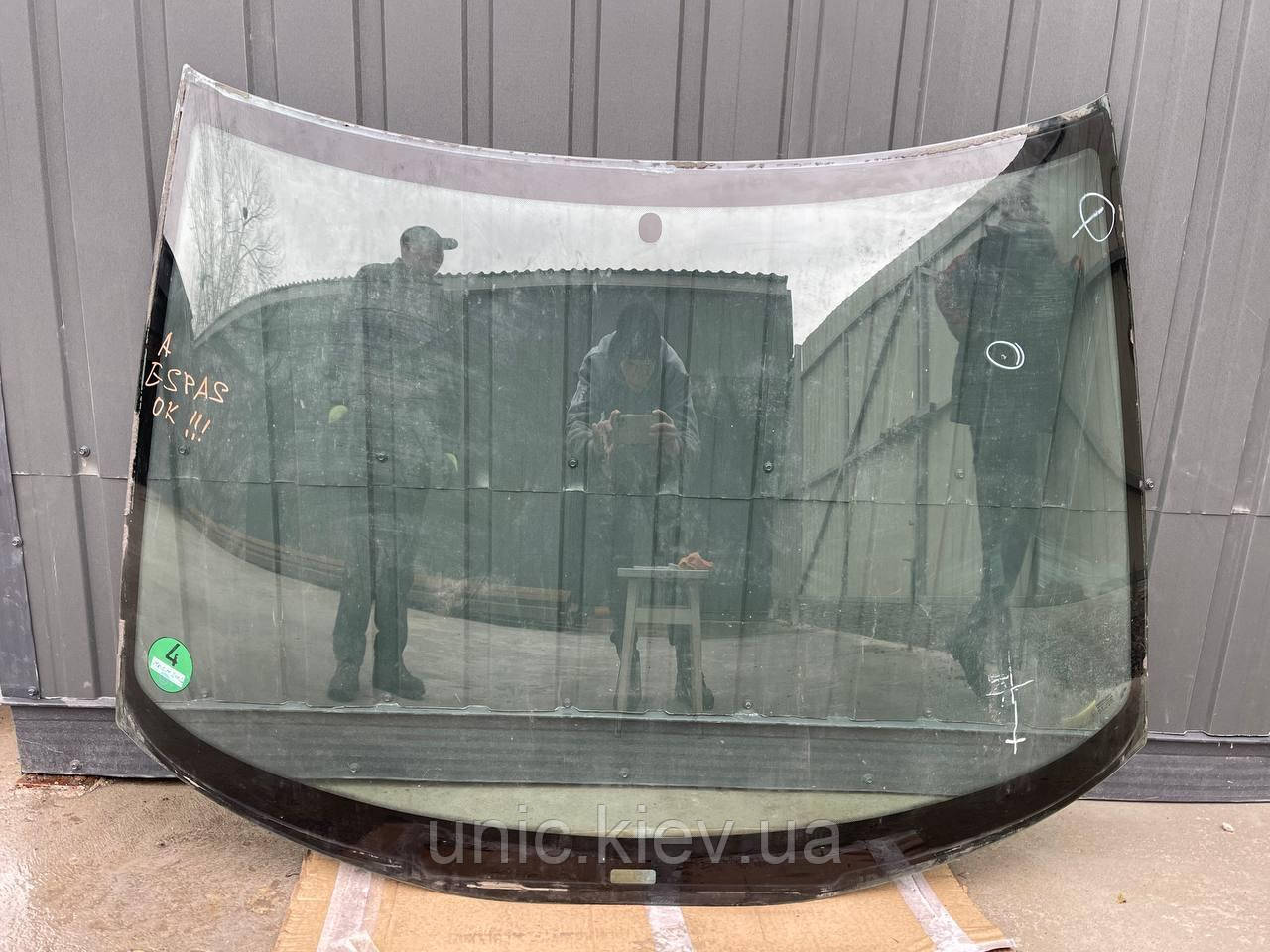 Скло лобове Рено Еспейс б/в є скол