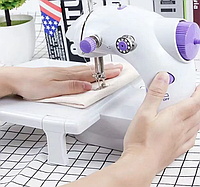 Портативная Домашняя швейная машинка 4 в 1 Mini Sewing Machine Мини машинка с педалью и адаптером питания