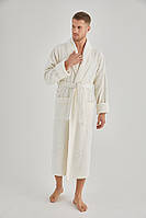 Классический махровый мужской халат белый с тисненным рисунком 1360