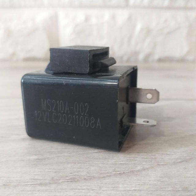 REVO ALXθ 2000S Стабілізатор напруги однофазний побутовий АМПЕР У 9-1/32 v2