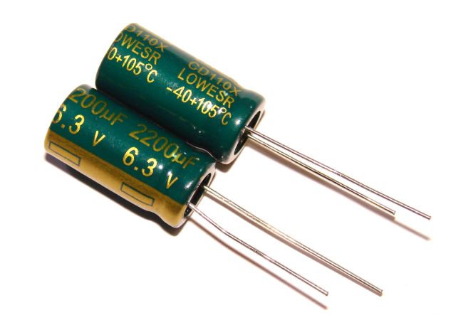 Конденсатор низькоімпедансний 2200мкФ х 6,3В