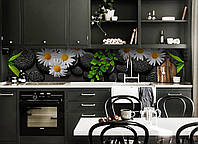 Виниловый кухонный фартук Ромашки и черные Камни виниловая наклейка скинали ПВХ цветы на черном фоне 600*2000