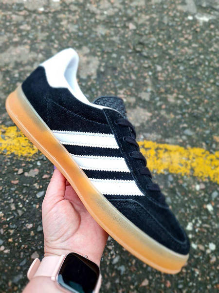Adidas gazelle white black gum discount