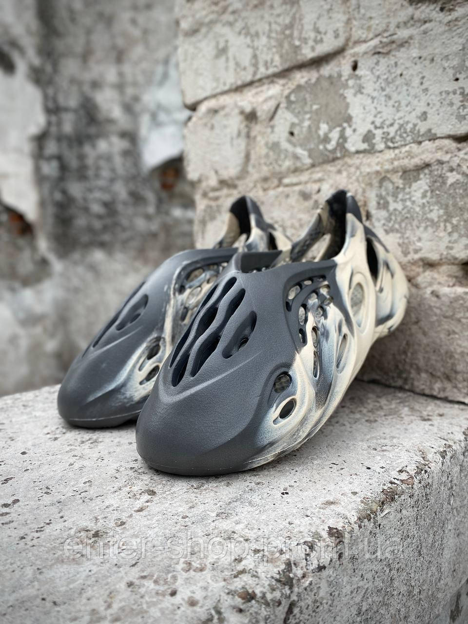 Кросівки шльопки адідас ізі Adidas Yeezy Foam Runner Black Чорні