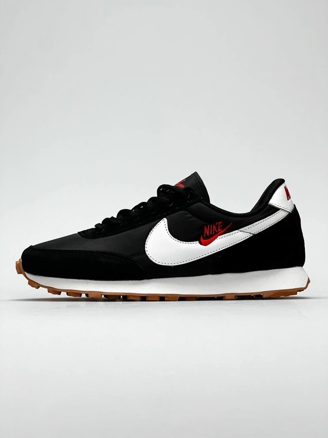 Nike black hotsell tailwind