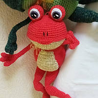 Вязанная мягкая игрушка Лягушонок Красный (высота 48 см, пряжа: акрил, наполнитель: холлофайбер)
